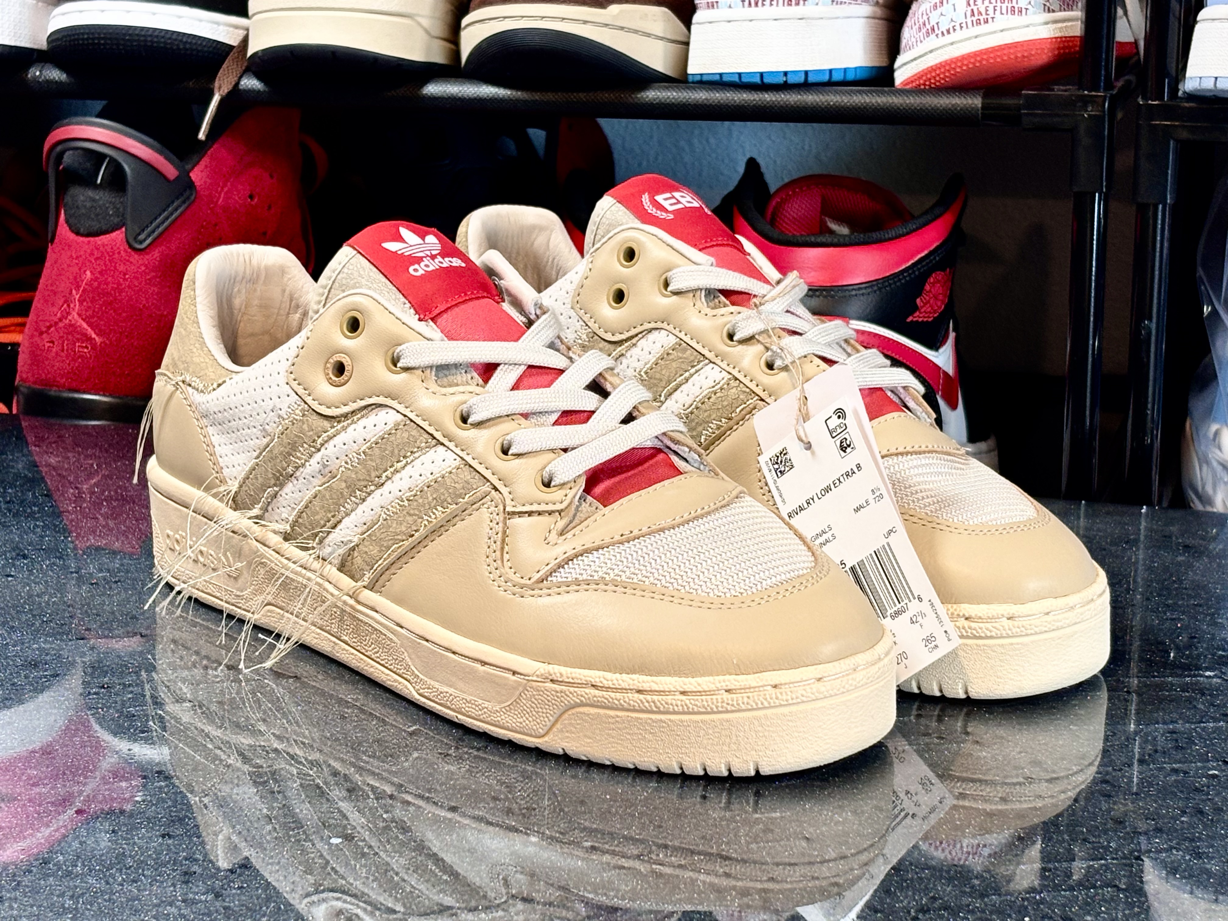 Adidas Adidas Originals x Extra Butter Rivalry Low "Battle Royale Sand / White / Red